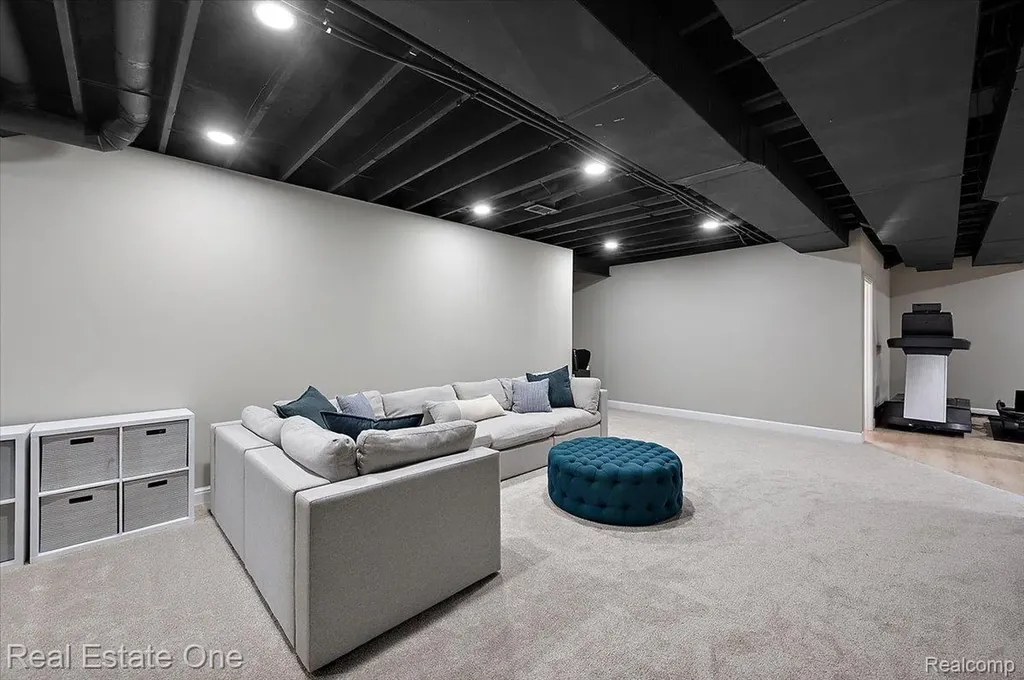 1721 Royal Birkdale Drive Oxford Charter Township MI 48371