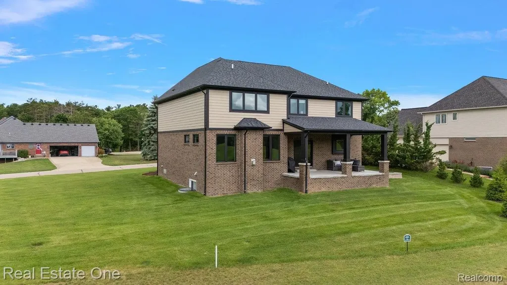 1721 Royal Birkdale Drive Oxford Charter Township MI 48371
