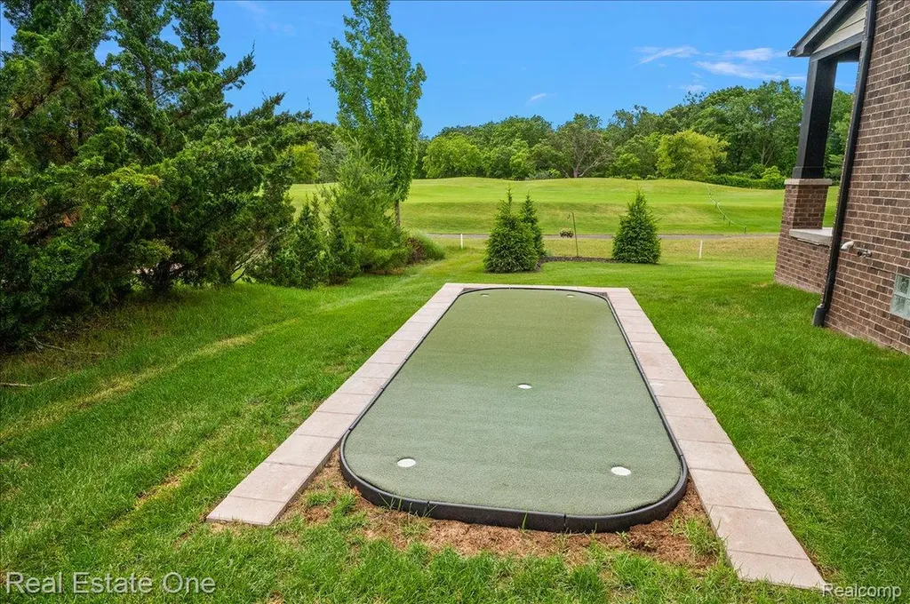 1721 Royal Birkdale Drive Oxford Charter Township MI 48371