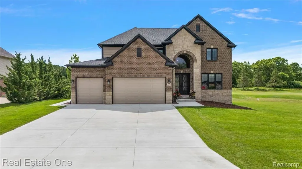 1721 Royal Birkdale Drive Oxford Charter Township MI 48371