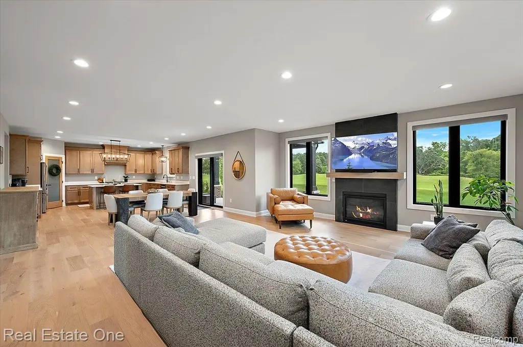 1721 Royal Birkdale Drive Oxford Charter Township MI 48371