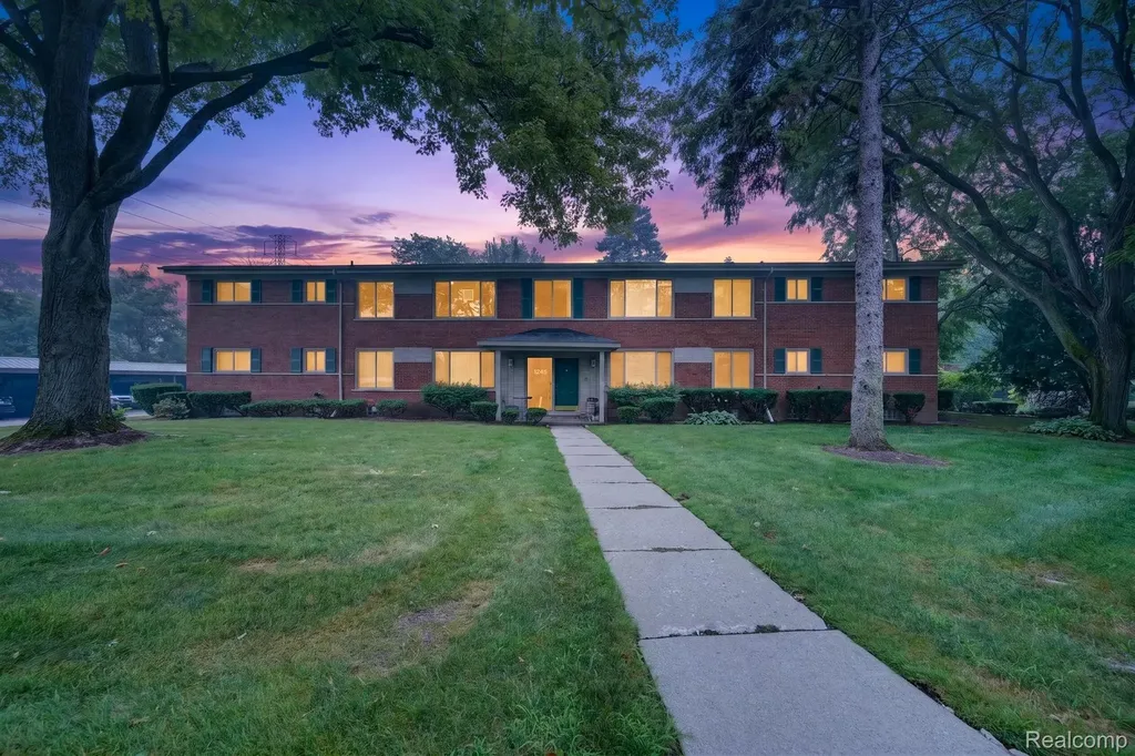 1245 Derby Road Birmingham City MI 48009