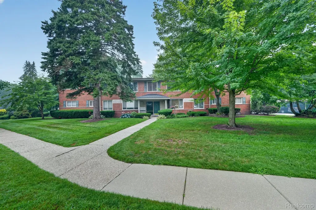1245 Derby Road Birmingham City MI 48009