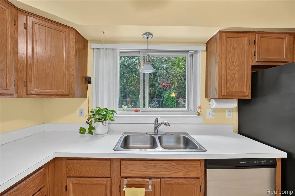 22757 Forestbrook Lane Brownstown Charter Township MI 48134