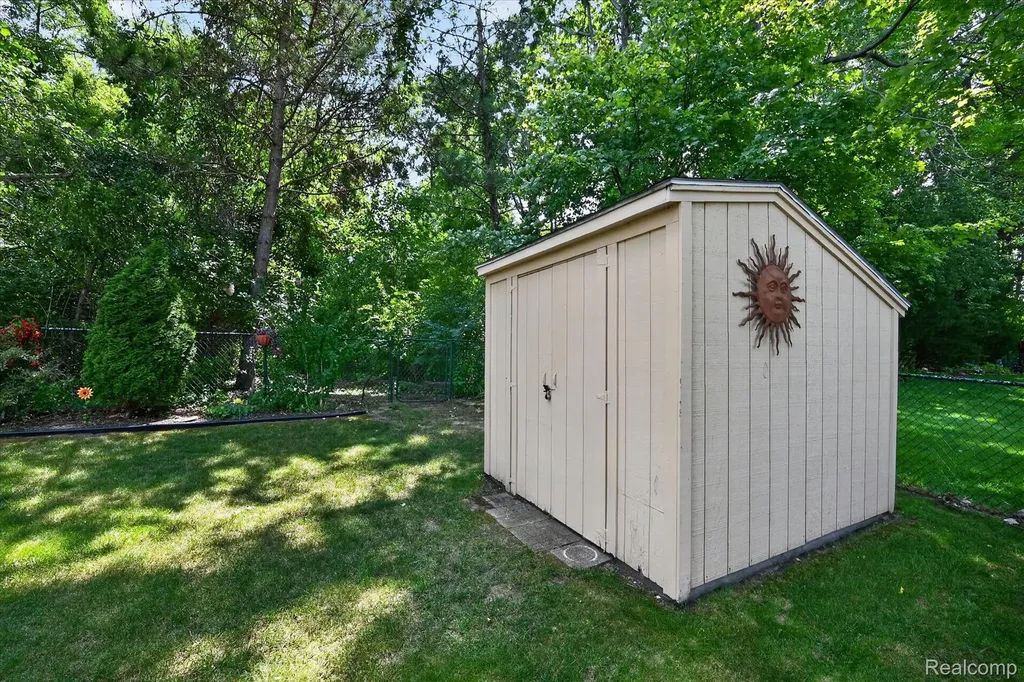22757 Forestbrook Lane Brownstown Charter Township MI 48134