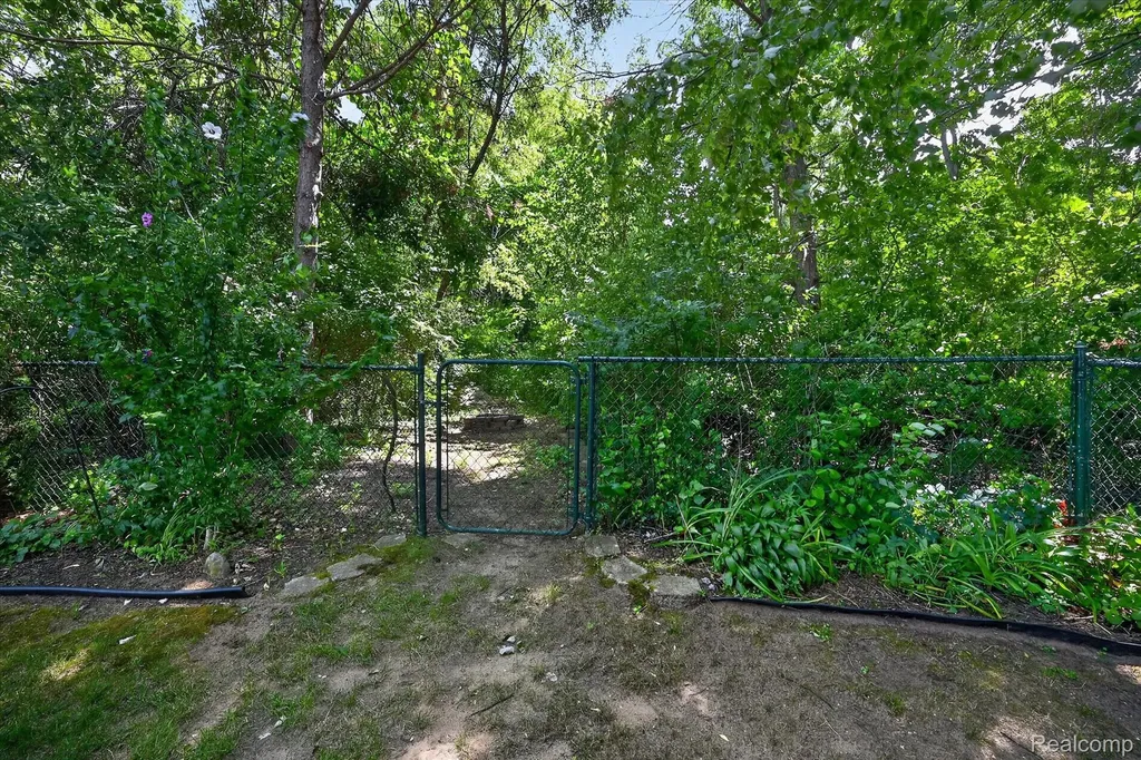 22757 Forestbrook Lane Brownstown Charter Township MI 48134