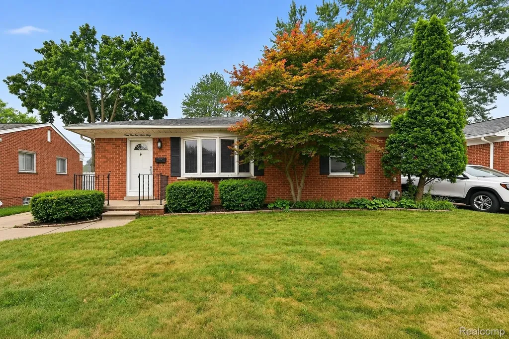 32539 Washington Street Livonia City MI 48150
