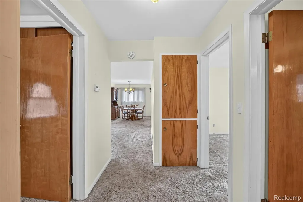 32539 Washington Street Livonia City MI 48150