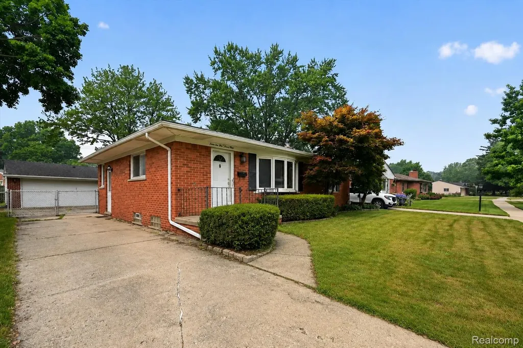32539 Washington Street Livonia City MI 48150