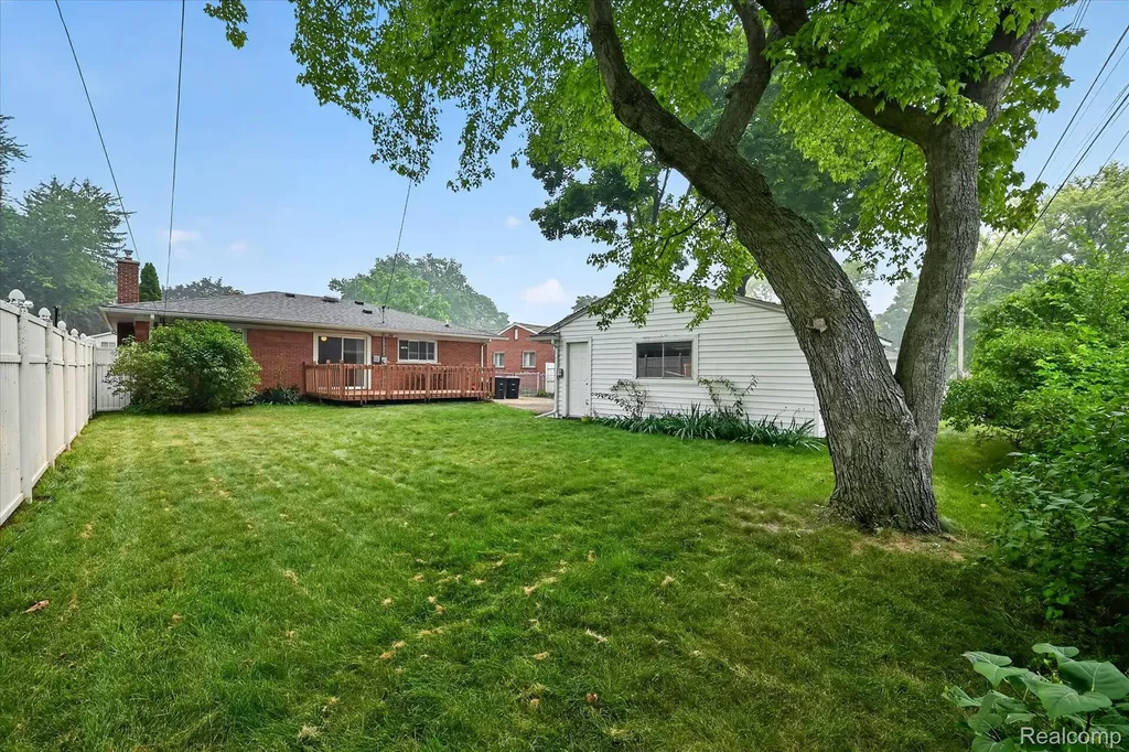 32539 Washington Street Livonia City MI 48150