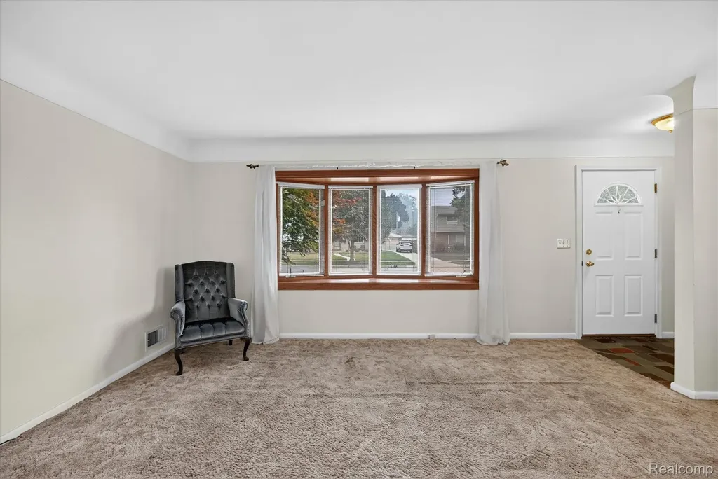 32539 Washington Street Livonia City MI 48150