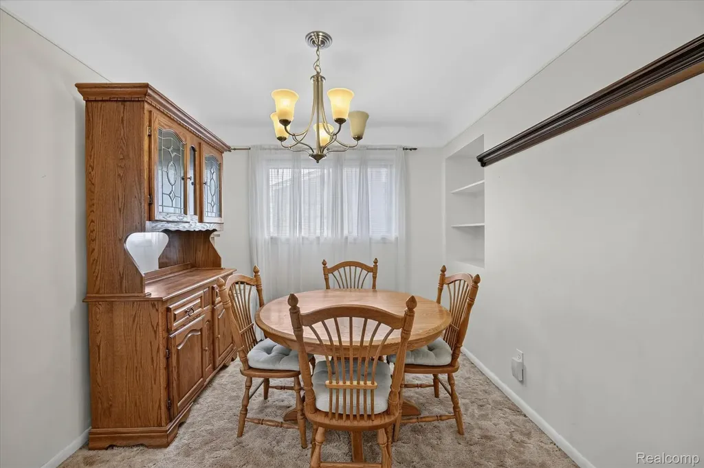 32539 Washington Street Livonia City MI 48150