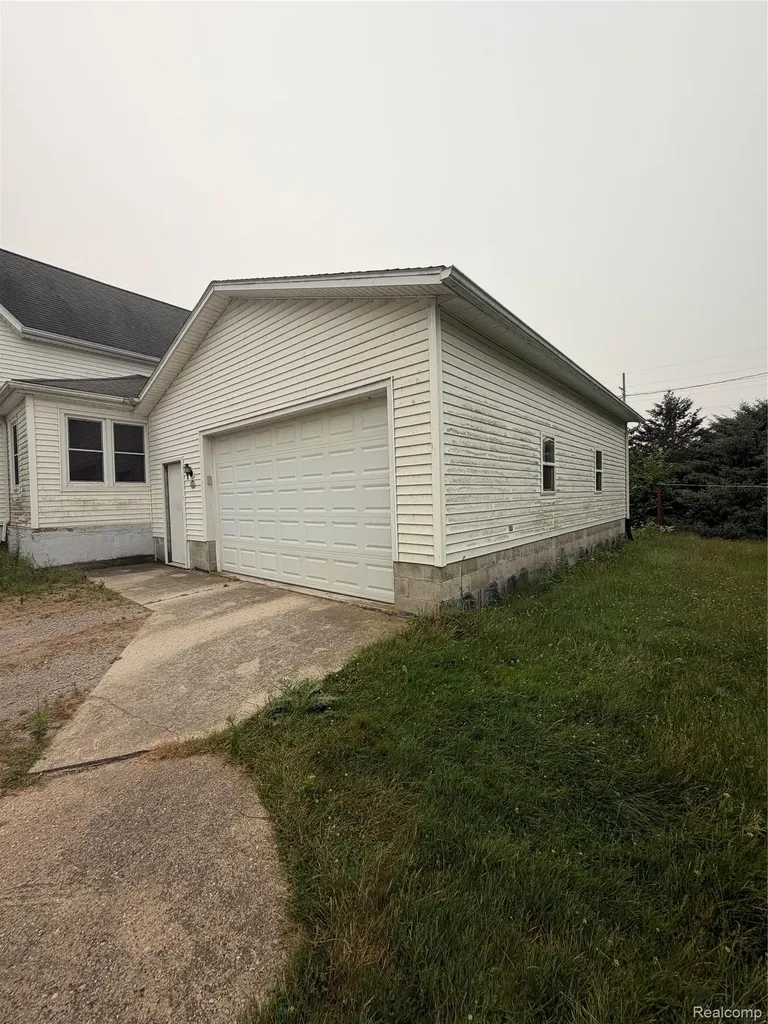 35 E Filion Road Lincoln Township MI 48432
