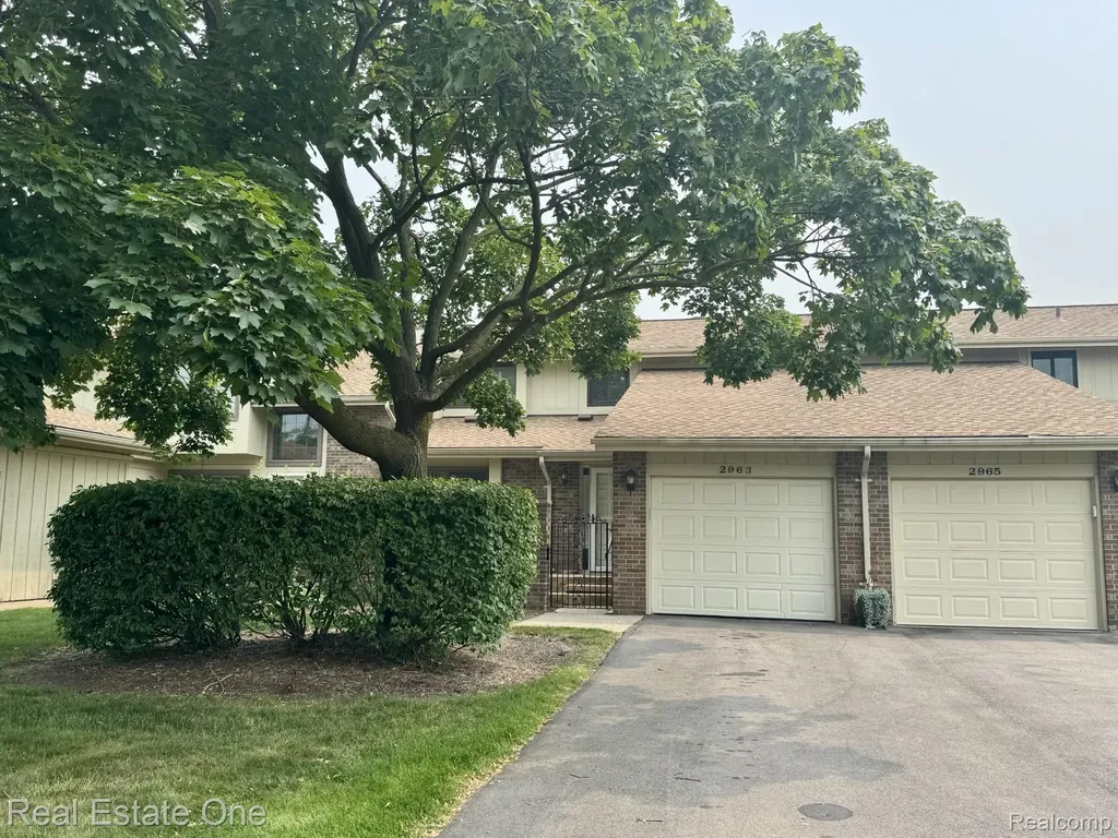 2963 Meadowbrook Drive Rochester Hills City MI 48309