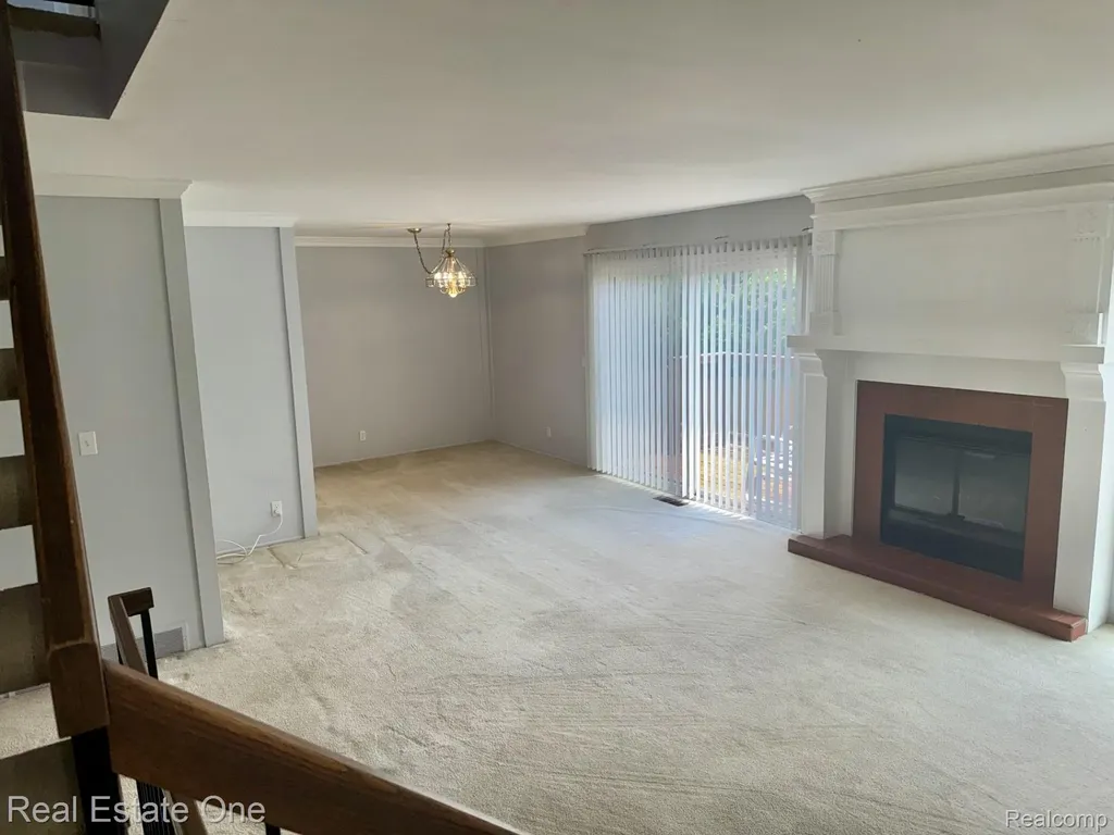 2963 Meadowbrook Drive Rochester Hills City MI 48309