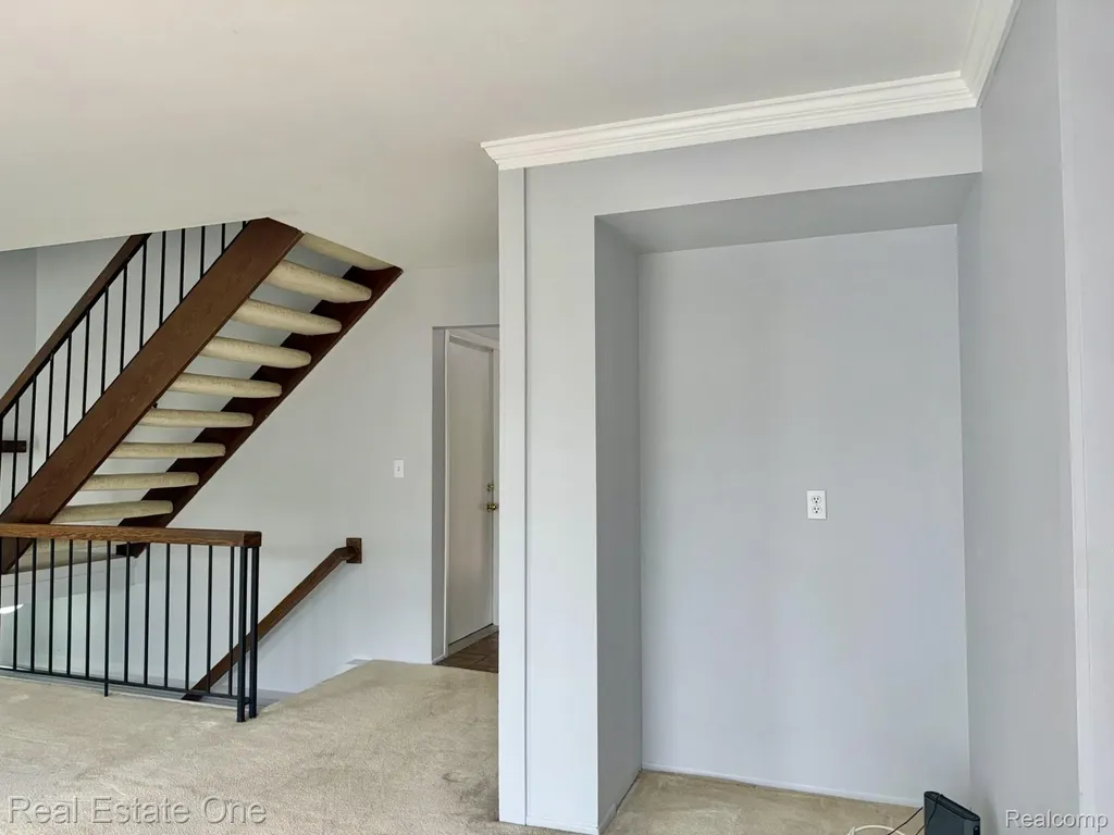 2963 Meadowbrook Drive Rochester Hills City MI 48309