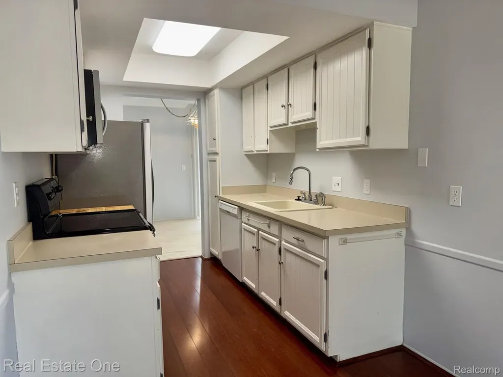 2963 Meadowbrook Drive Rochester Hills City MI 48309