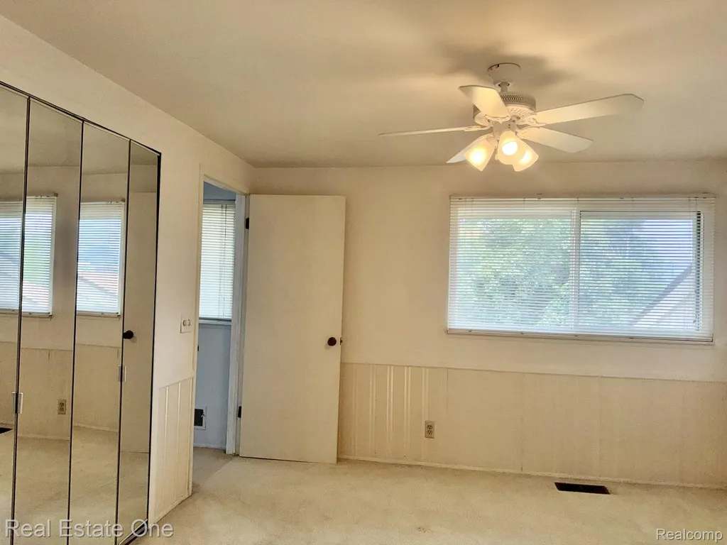 2963 Meadowbrook Drive Rochester Hills City MI 48309