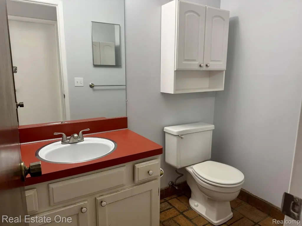2963 Meadowbrook Drive Rochester Hills City MI 48309