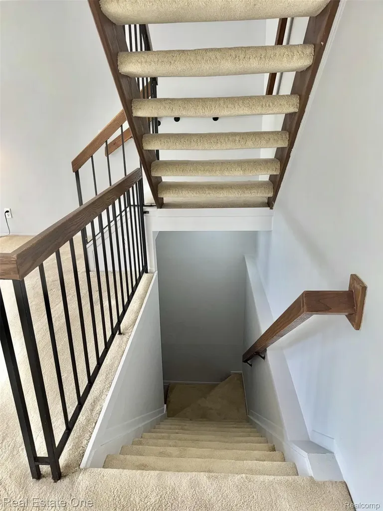 2963 Meadowbrook Drive Rochester Hills City MI 48309