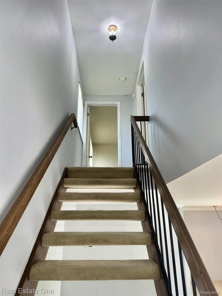 2963 Meadowbrook Drive Rochester Hills City MI 48309