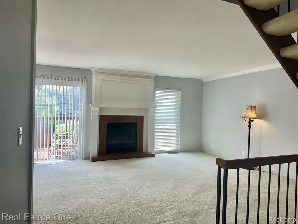 2963 Meadowbrook Drive Rochester Hills City MI 48309