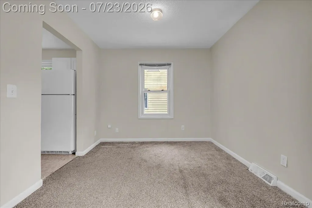 15024 Lyons Street Livonia City MI 48154