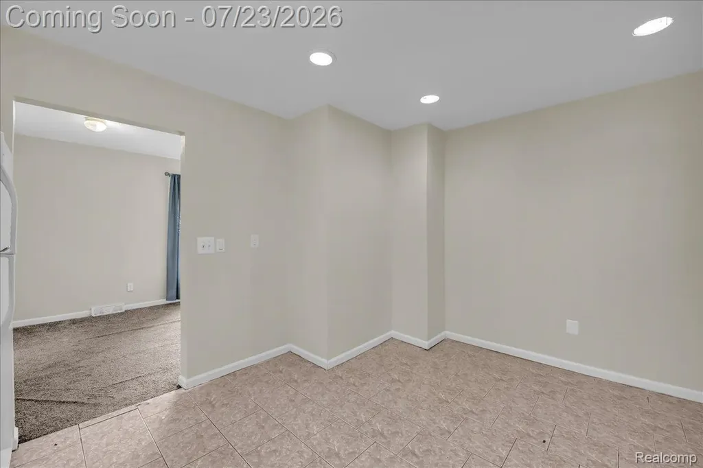 15024 Lyons Street Livonia City MI 48154