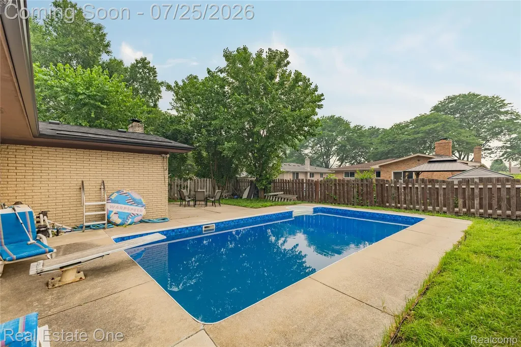 37719 Adrian Drive Sterling Heights City MI 48310
