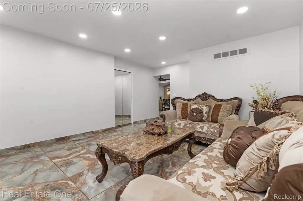 37719 Adrian Drive Sterling Heights City MI 48310