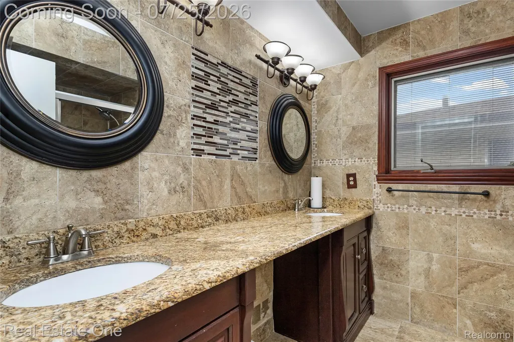 37719 Adrian Drive Sterling Heights City MI 48310