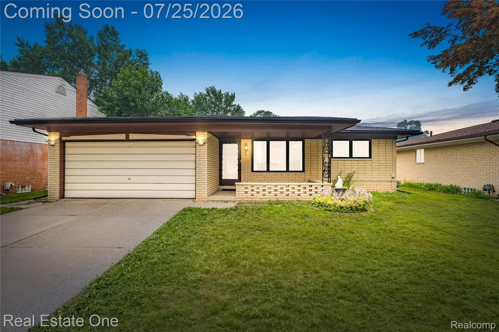 37719 Adrian Drive Sterling Heights City MI 48310