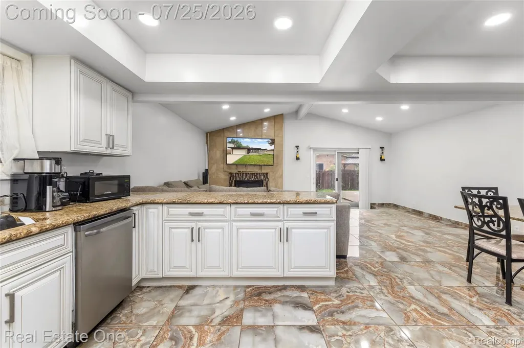 37719 Adrian Drive Sterling Heights City MI 48310