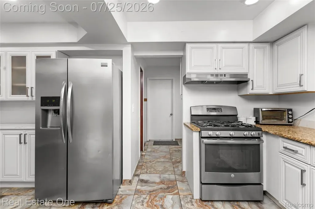 37719 Adrian Drive Sterling Heights City MI 48310