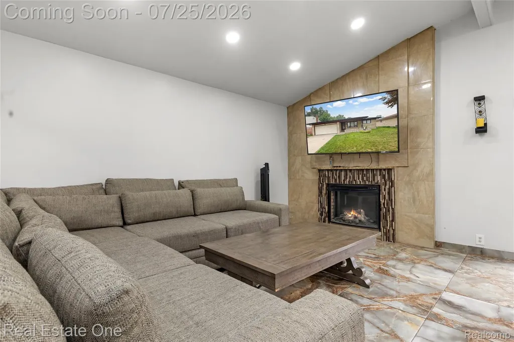 37719 Adrian Drive Sterling Heights City MI 48310