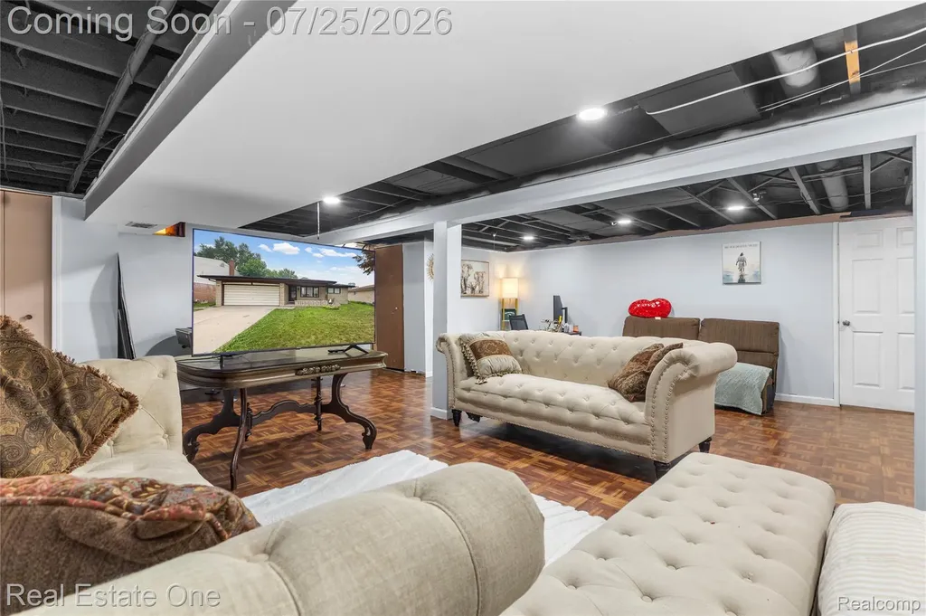 37719 Adrian Drive Sterling Heights City MI 48310