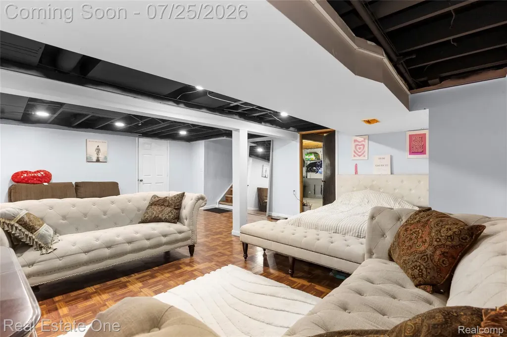 37719 Adrian Drive Sterling Heights City MI 48310
