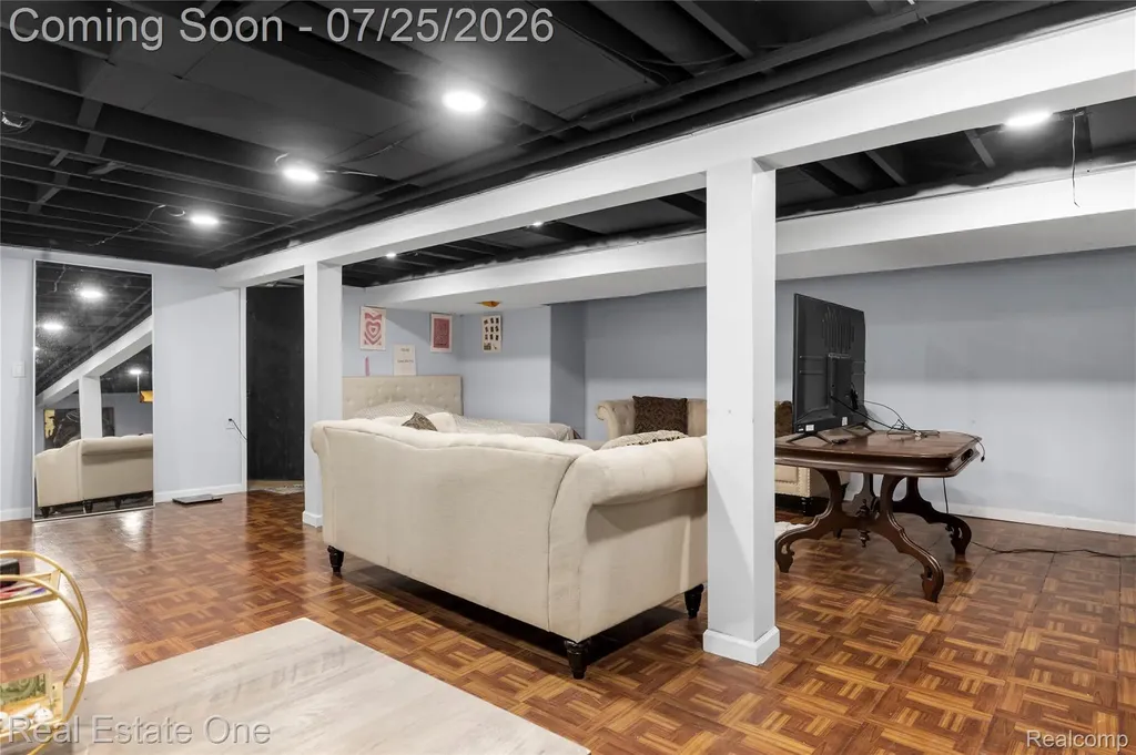 37719 Adrian Drive Sterling Heights City MI 48310