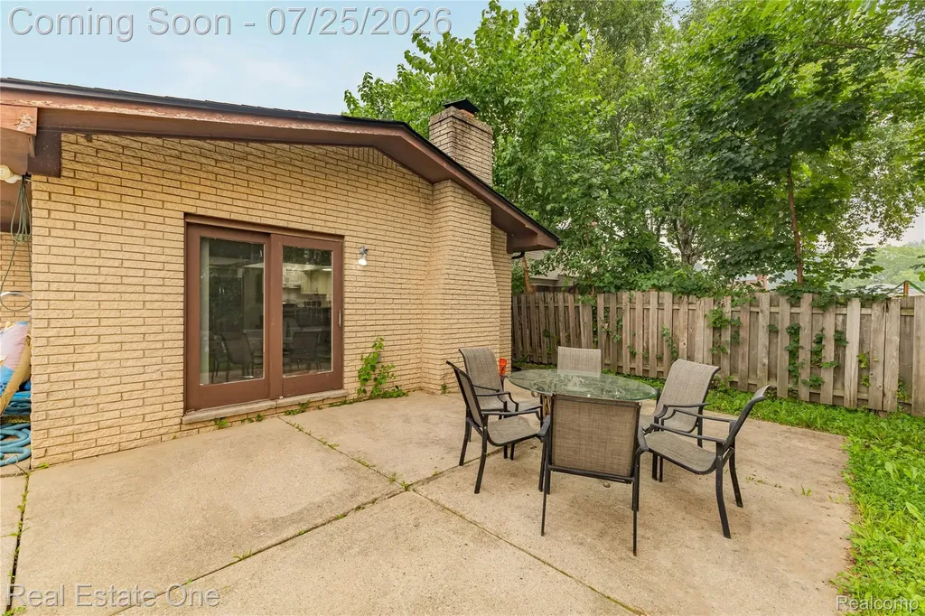 37719 Adrian Drive Sterling Heights City MI 48310