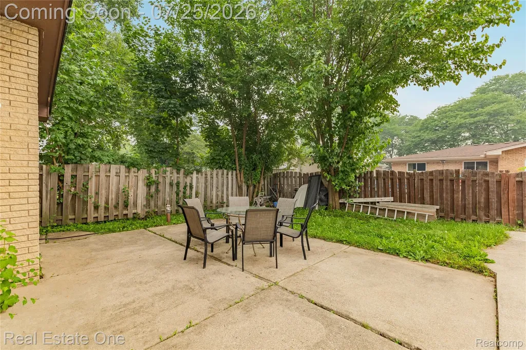 37719 Adrian Drive Sterling Heights City MI 48310