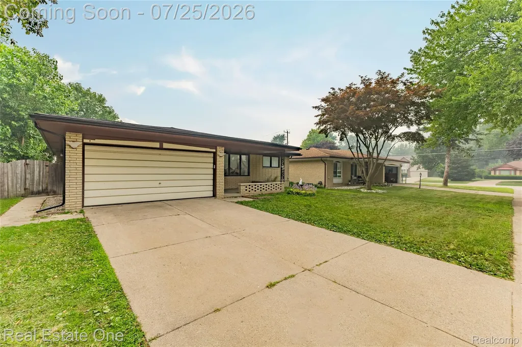 37719 Adrian Drive Sterling Heights City MI 48310