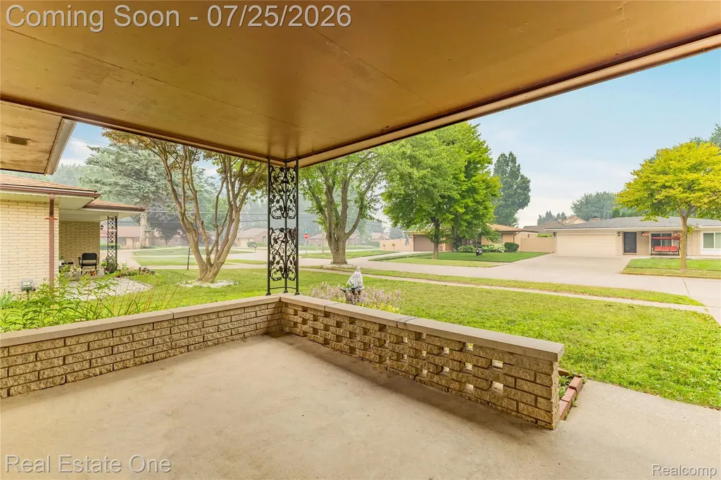 37719 Adrian Drive Sterling Heights City MI 48310