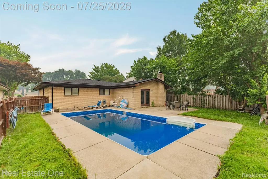 37719 Adrian Drive Sterling Heights City MI 48310