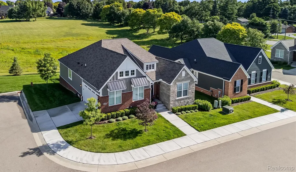 2554 Middleton Street Rochester Hills City MI 48309