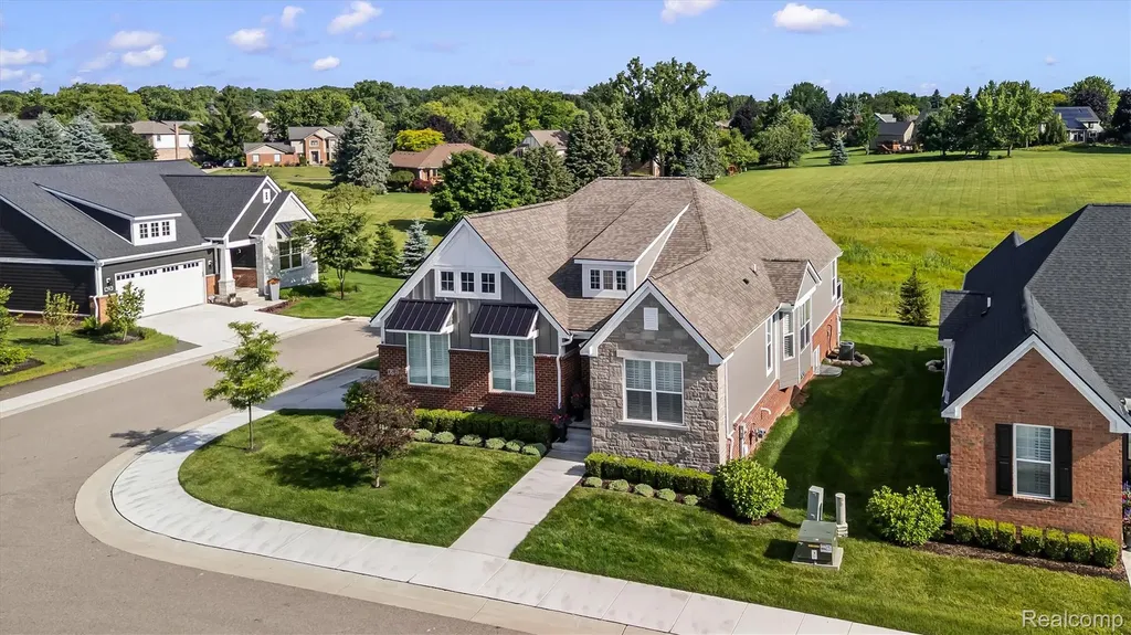 2554 Middleton Street Rochester Hills City MI 48309