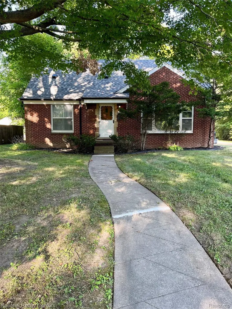 20520 Garfield Redford Charter Township MI 48240