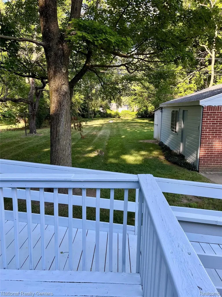 20520 Garfield Redford Charter Township MI 48240