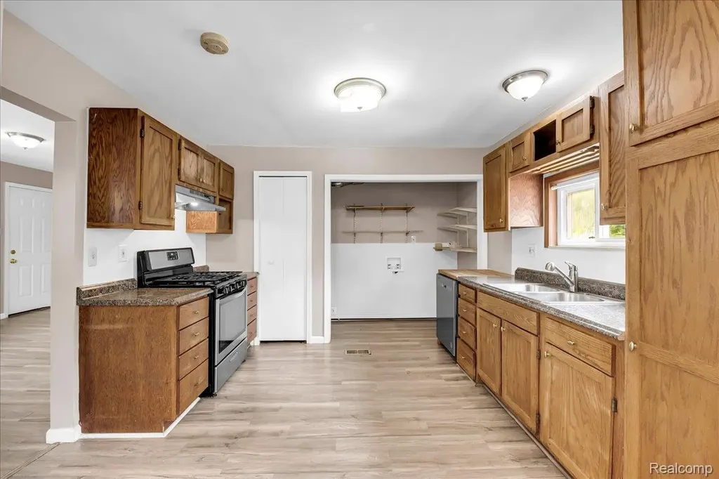 11653 Norborne Redford Charter Township MI 48239