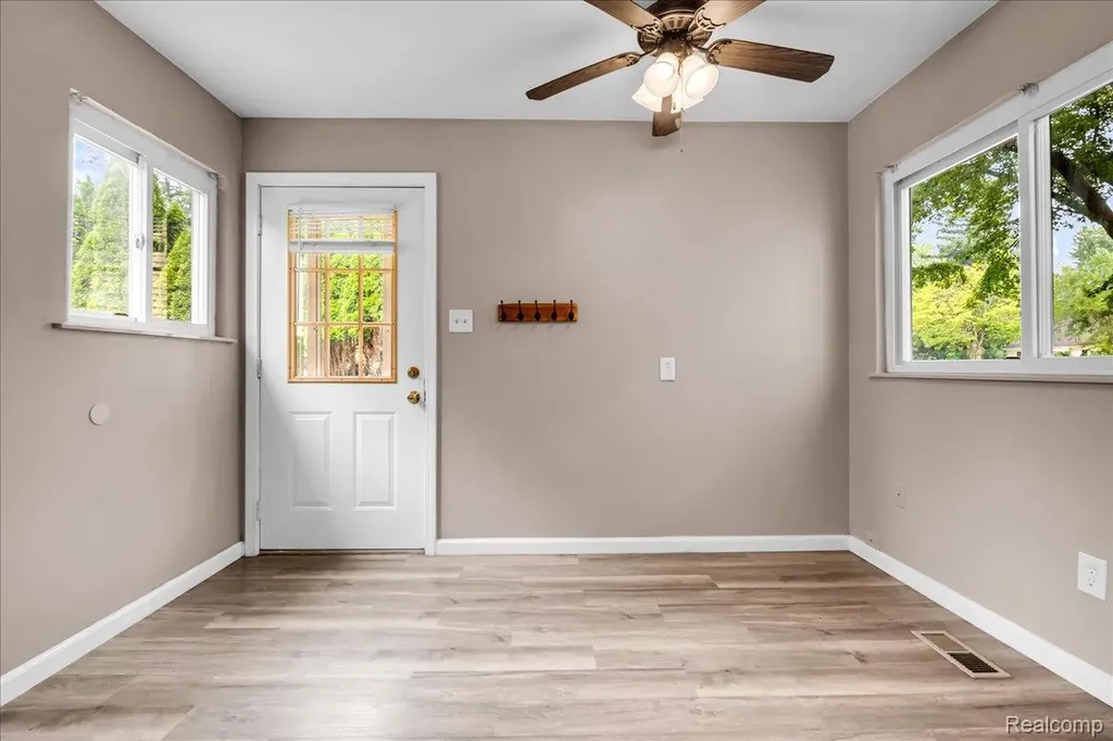 11653 Norborne Redford Charter Township MI 48239