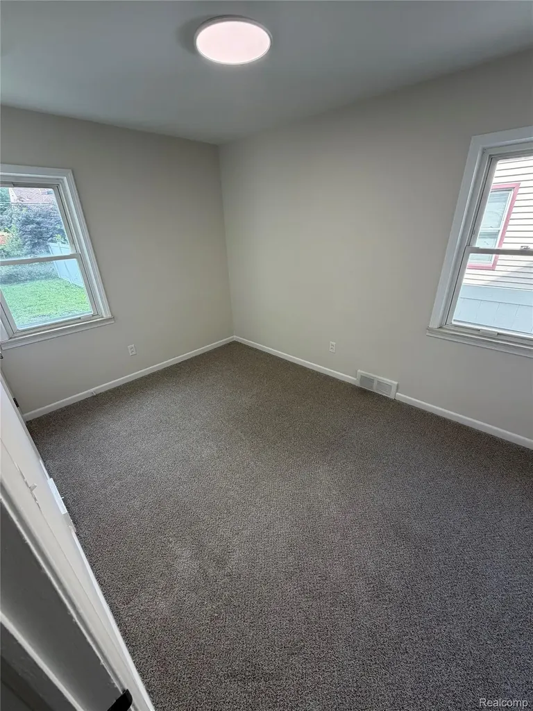 2079 Mclain Avenue Lincoln Park City MI 48146